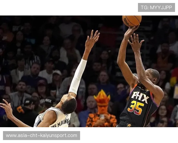 文班亚马长臂封盖，圣安东尼奥禁区直接立起屏障